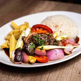 Lomo saltado