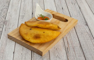 Empanada venezolana de pabellón