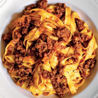Fettucine al ragù e grana