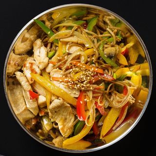 Яки соба с морепродуктами