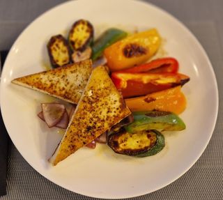 Vege - tofu sa povrćem sa žara