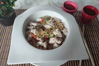 Noodles cu pui