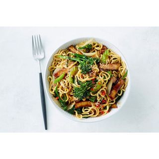 Vegetable chow main noodles