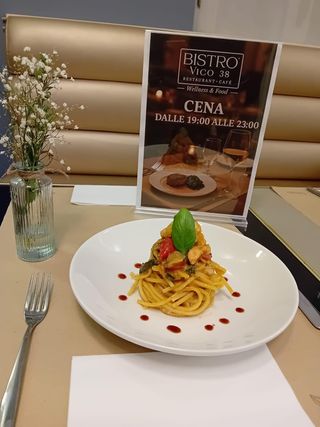 Spaghetti alla chitarra con gamberi e zucchine