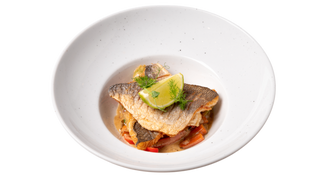 Dorada z warzywno-limonkowym saute
