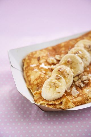 Clătită cu miere, nuci și banane