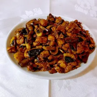 A51. Pollo Con Champiñones