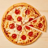 Pizza pepperoni