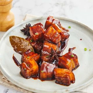 Maiale brasato alla salsa rossa