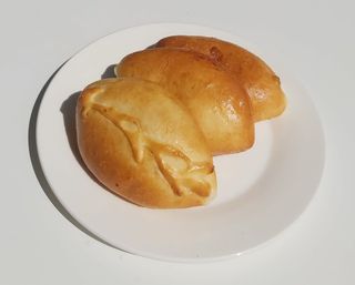 Пирожок печеный с капустой
