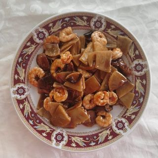 Gambas Con Setas Y Bambú