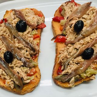 Torrada Atún, Escalivada Y Anchoas
