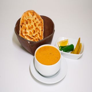 Ciorba de linte / Mercimek çorbası