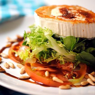 Insalata Di Formaggio Di Capra E Mela