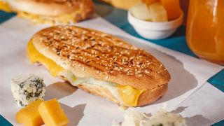 ოთხი ყველის ტოსტი