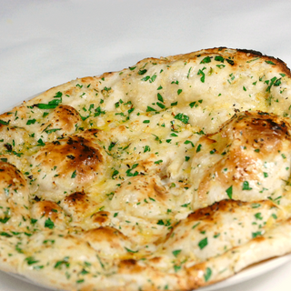 Cheese And Garlic Naan