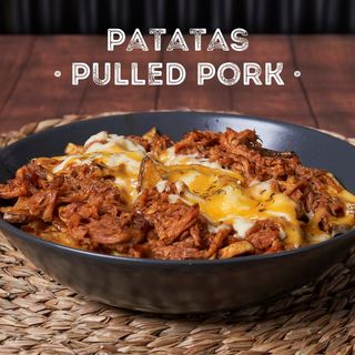 Patatas Con Pulled Pork Y Queso Gratinado