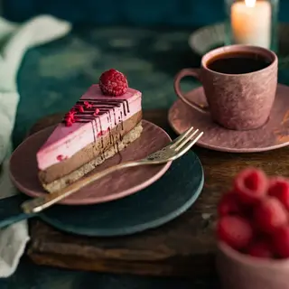 Tort cu zmeura si ciocolata