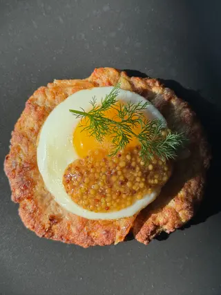 Біфштекс з яйцем (120г)