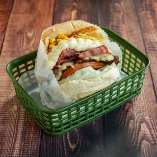 X-Carne Bacon e Catupiry