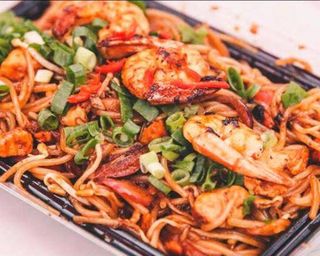 N. 18 Yakisoba de Camarão