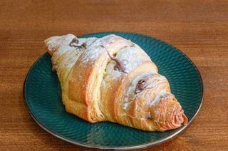 Croissant com Chocolate e Avelã - Vegan