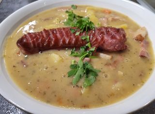 Grochówka na wędzonce z wkładką