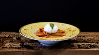 Penne burrata al pomodoro (vegetarian)
