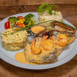 Filets Saint Pierre À La Sauce Rose