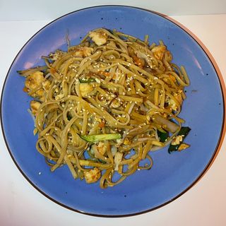 Tallarines con pollo