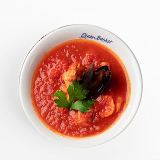 Томатный суп с морепродуктами