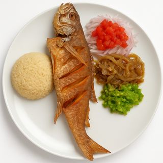 Attiéké + Poisson Carpe Frit
