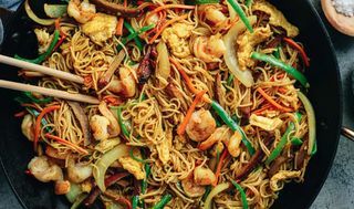 Egg Chow Mein Noodles Rice - Medium Portion ( 650ML Pack)