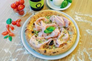 Pizza pistacchi e Bologna