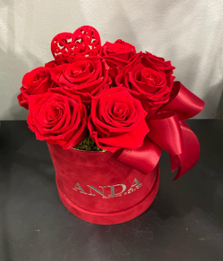 Flower box 9 ruža + srce