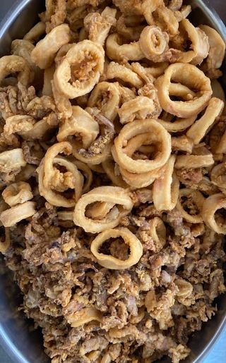 Calamari fritti una porzione circa 100/150 g 