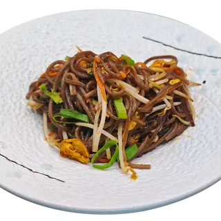 34.Yaki soba Spaghetti di grano saraceno con uova e verdure