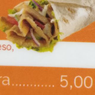 13. Durum De Pollo o Ternera Loca Dentro patata y salsa