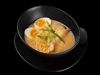 Сливочный рамен с куриной грудкой (325г)
