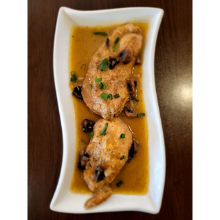 Пилешка пържола с гъбен сос (500г)