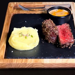 Пеппер стейк (300г)
