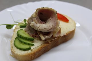 Накладанець з шинкою (20/30/10г)