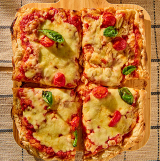 Pizza Margarita (27.5 Cm. x 25 Cm.)