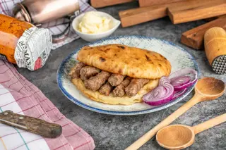 Veliki ćevapi u somunu sarajevski 