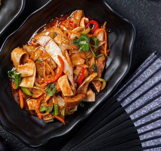 Жареные свиные ушки  (250гр)