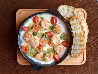 Пательня з морепродуктами (200/60 gg)