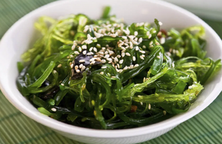 13. Alghe con sesamo