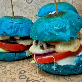 3 MINI Cheeseburger with fries(with veg.)