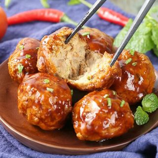 polpette di maiale tipoco cinese狮子头