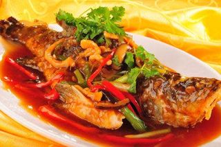  Brasato di branzino con salsa di fagioli piccanti 干烧鲈鱼